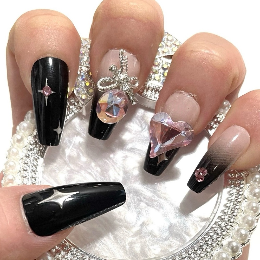 Chic Black and Pink Press-On Nail Set